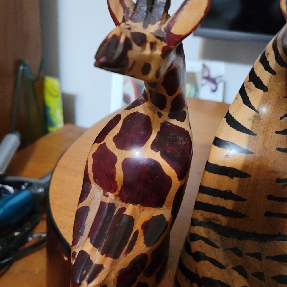 Vintage African wooden sitting animals. Set of 3 - Picture 5 of 10